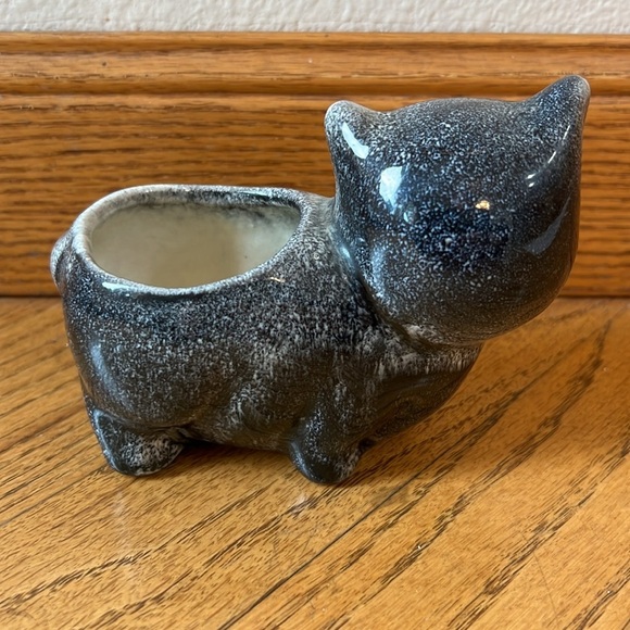 VTG pig planter gray white and pink plants - Picture 6 of 10